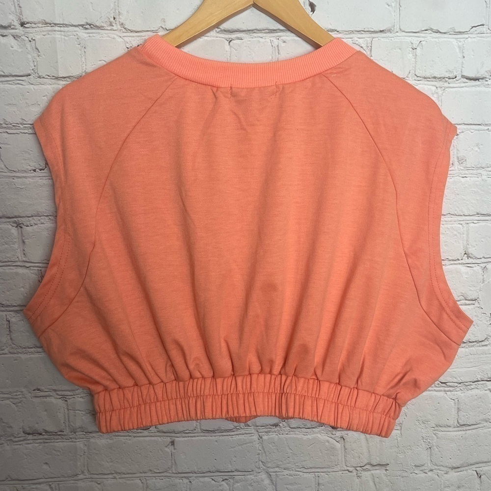 Crop Sleeveless Causal Fitted Top Size: X-Large - Picture 9 of 9
